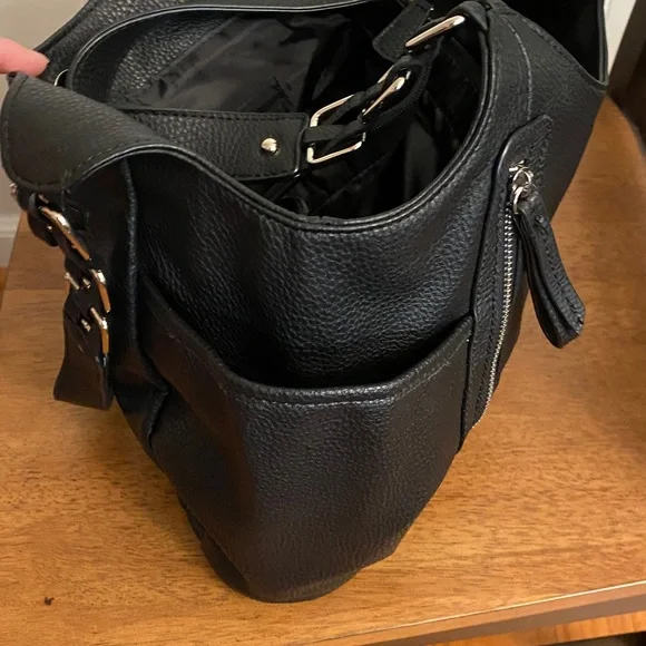 New, unused Nicole Black leather purse, straps, multi pockets, zipper accents. - Picture 7 of 8